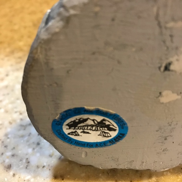 Glacial Ice Age Sculpture “Alaskan Couple” - Picture 3 of 8